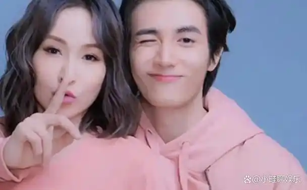 这段关系曝光后,萧亚轩面临了许多批评和质疑.