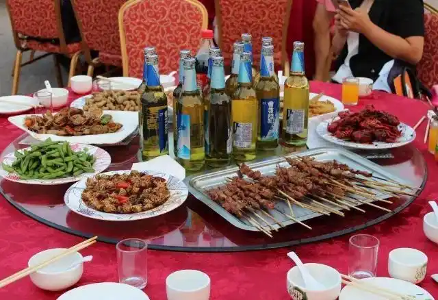 喝酒时"忌讳"的四道菜,酒桌上尽量避免,爱喝酒的人不妨了解