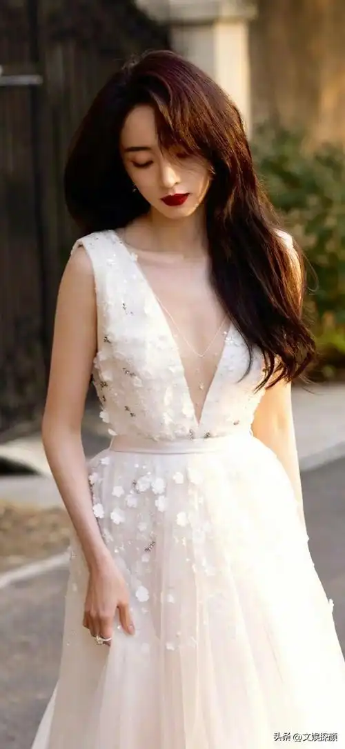 内娱女星绰约多姿,她冰清玉洁——胡冰卿个人资料