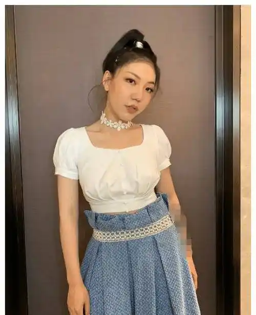 有种"整容"叫吴莫愁卸妆,卸妆后判若两人,网友:早这样早火了_观众