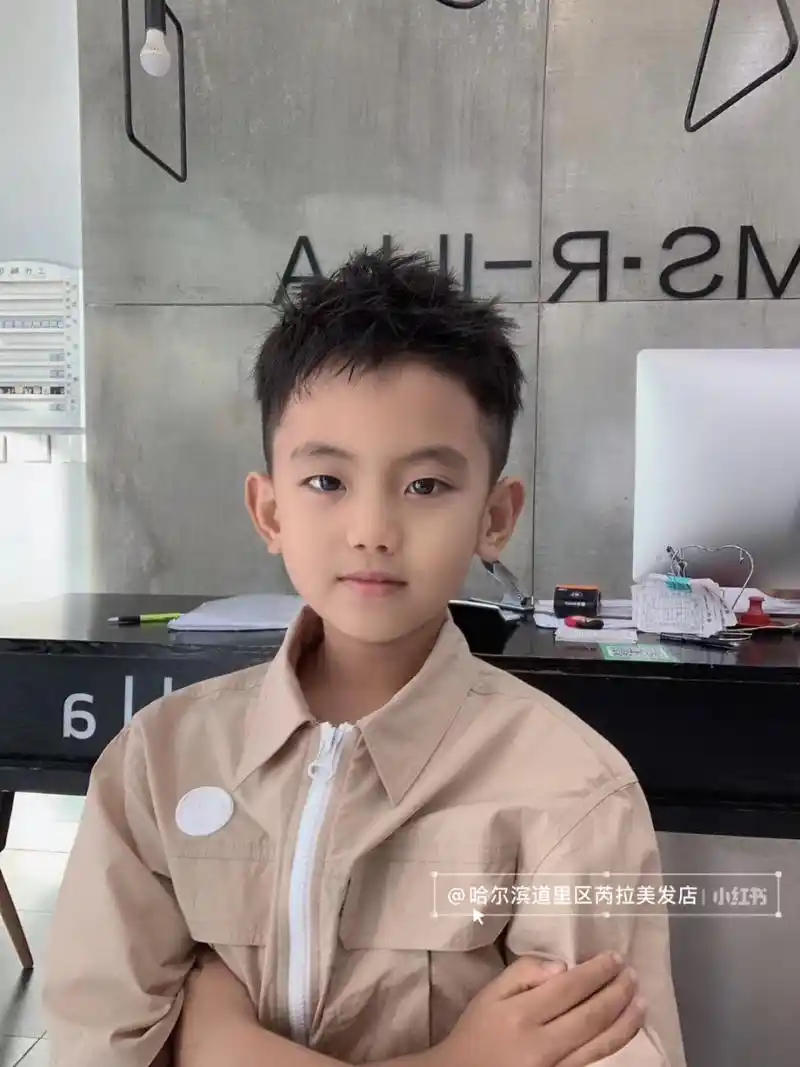 小男孩帅气发型 小男孩烫发发型 超帅推荐 今日烫发 16615颜值不