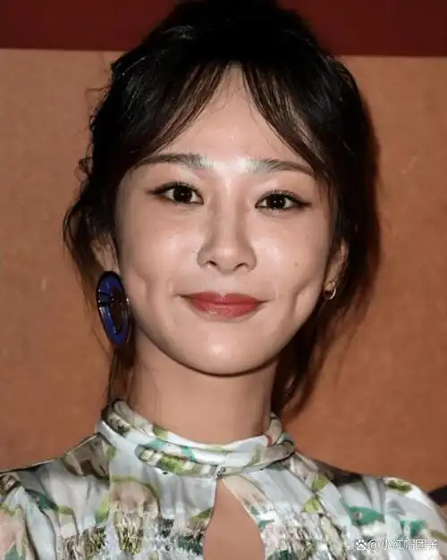 有种"卸妆水"叫外媒镜头,女明星失去仙气,脸部严重显老!