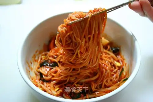 正宗韩国拌冷面的做法步骤_水心一一_美食天下