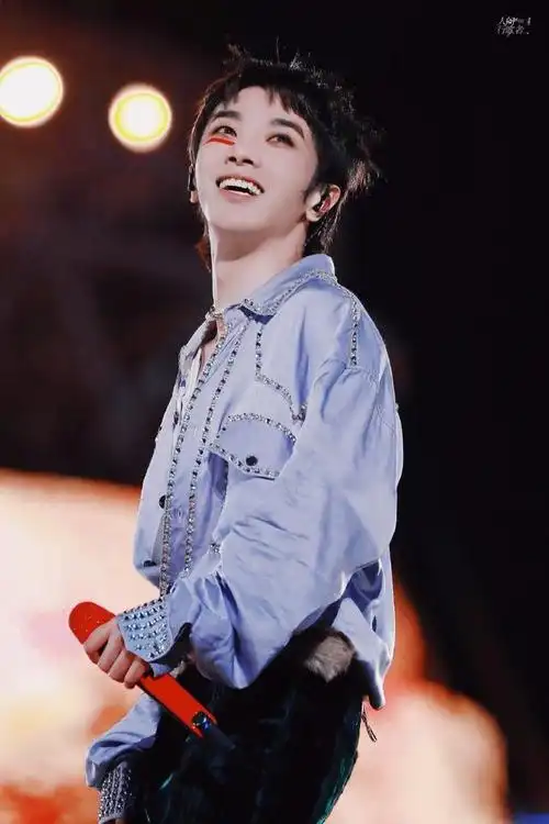 华晨宇——治愈笑容