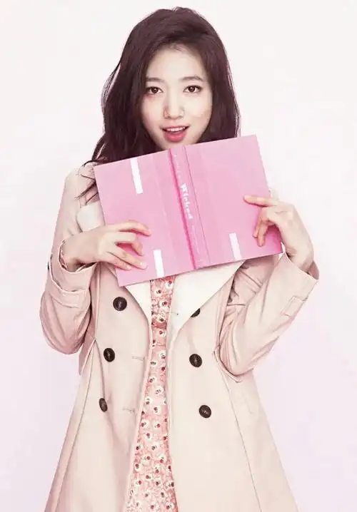 "90后"朴信惠,"又粉又嫩"的穿着,配上女神颜值,不火才怪