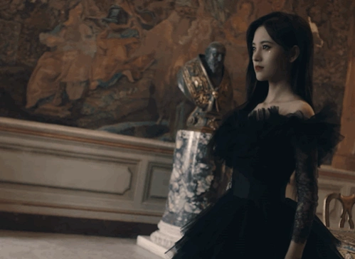 有一种"演技"叫鞠婧祎黑化,眼角泪痣材料特殊,高低眉太a了