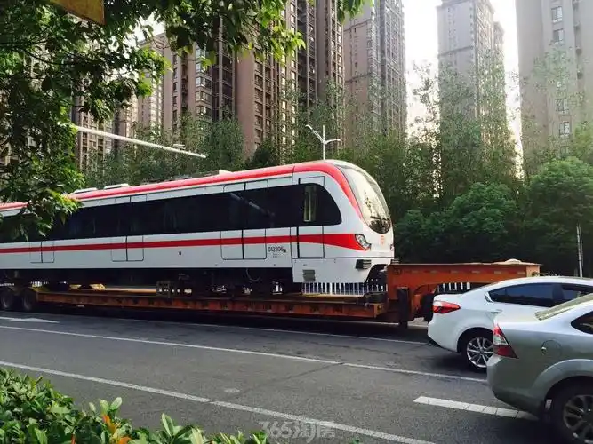 独家曝光合肥地铁1号线列车运输中速速围观图