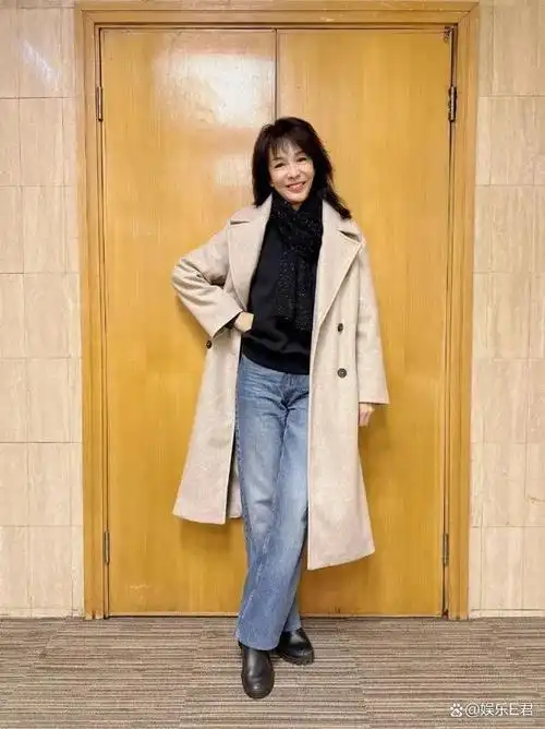 现年67岁的香港殿堂级女星郑裕玲(dodo),自2000年与黄子华拍完tvb剧集