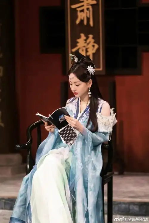 杨蓉大侦探古装造型剧照