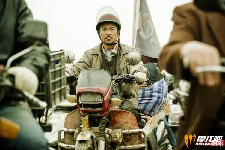 刘德华新片失孤曝剧照衣衫褴褛变身农民工骑摩托车