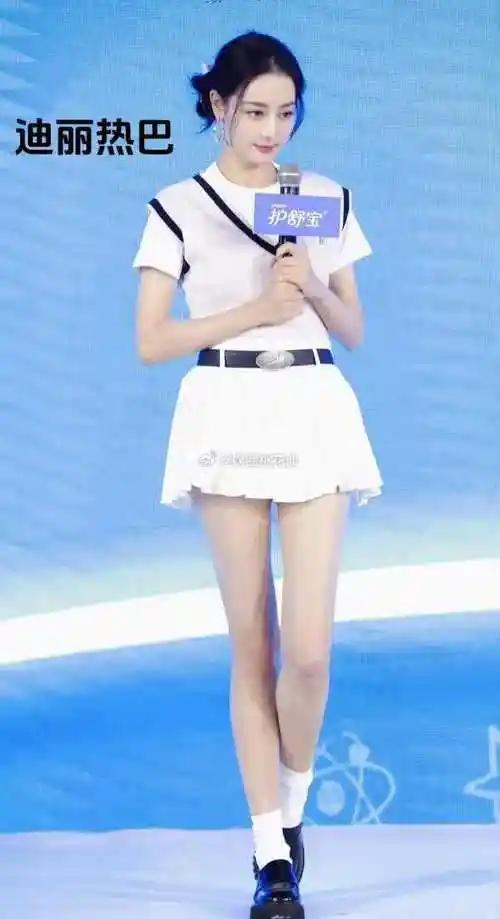 迪丽热巴,新疆乌鲁木齐人,32岁,维吾尔族,身高168cm,体重47kg,属于