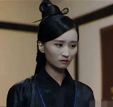 网友觉得他老婆是个素人,但事实上,很早的时候聂欢曾经作为演员出道过