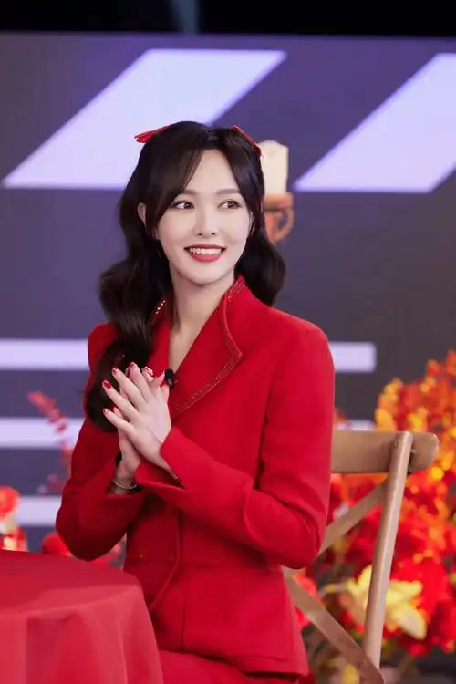 女星唐嫣写真集:甜美可爱,温婉大方