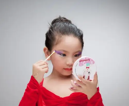 叶一茜直播种草儿童化妆品,百万人围观