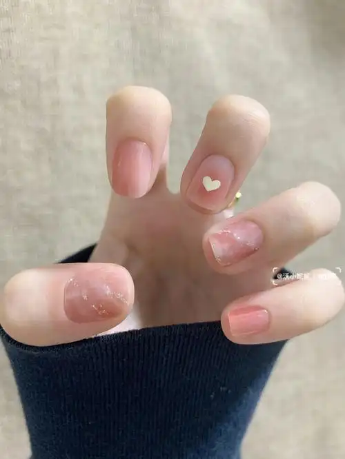 用的是茵彩指甲贴#云纱粉#气质美甲  #ins美甲  #亲手晒美甲