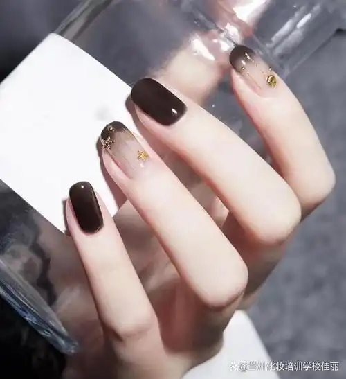 巨显白显气质的秋季美甲