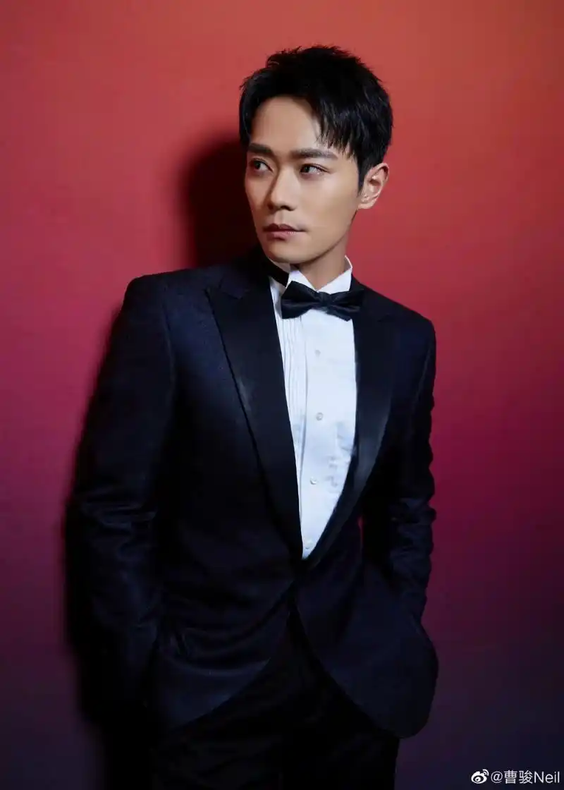 从红极一时的童星到不温不火再到演技登上热搜曹俊我太难了