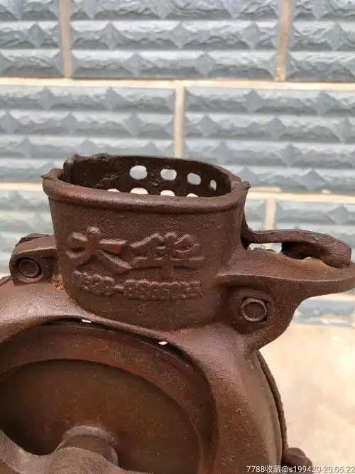 老式玉米脱粒机.铁制精美漂亮,装雅收藏怀旧.560元不议价不包邮