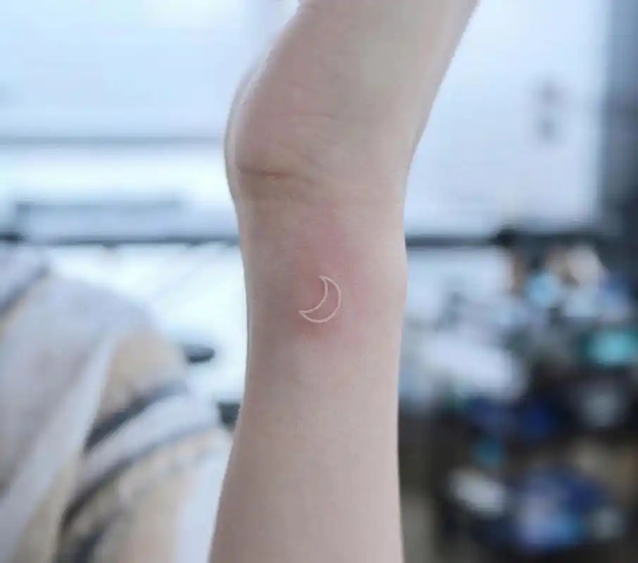 93白色月亮纹身图案 白色纹身图案,适合闺蜜的纹身图案纹身小图案