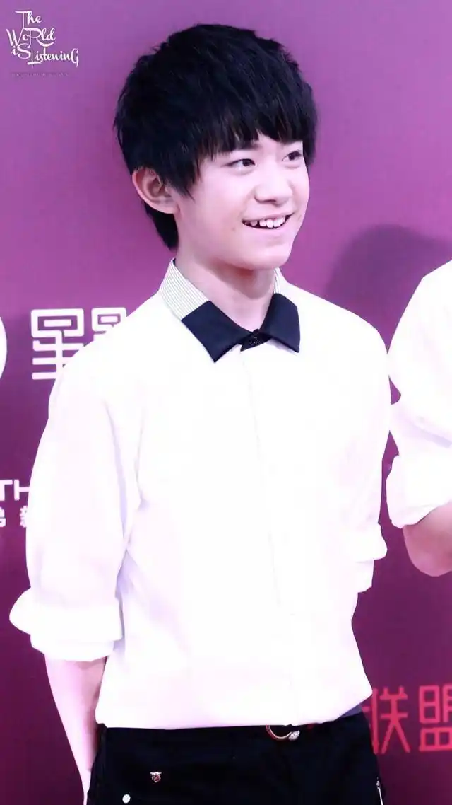 易烊千玺的梨涡怎么突然就有了,梨涡浅笑的秘密原来是这么来的