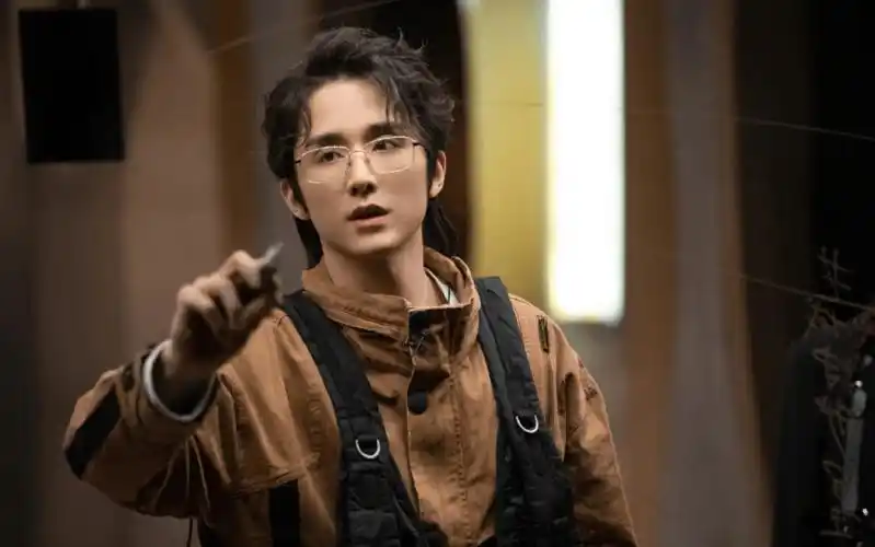 小场工变身大侦探张新成明星大侦探剧照公开