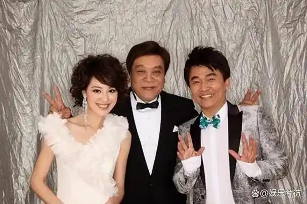 央视主持王冠出道便得李咏赏识离开央视年年今40岁依然单身