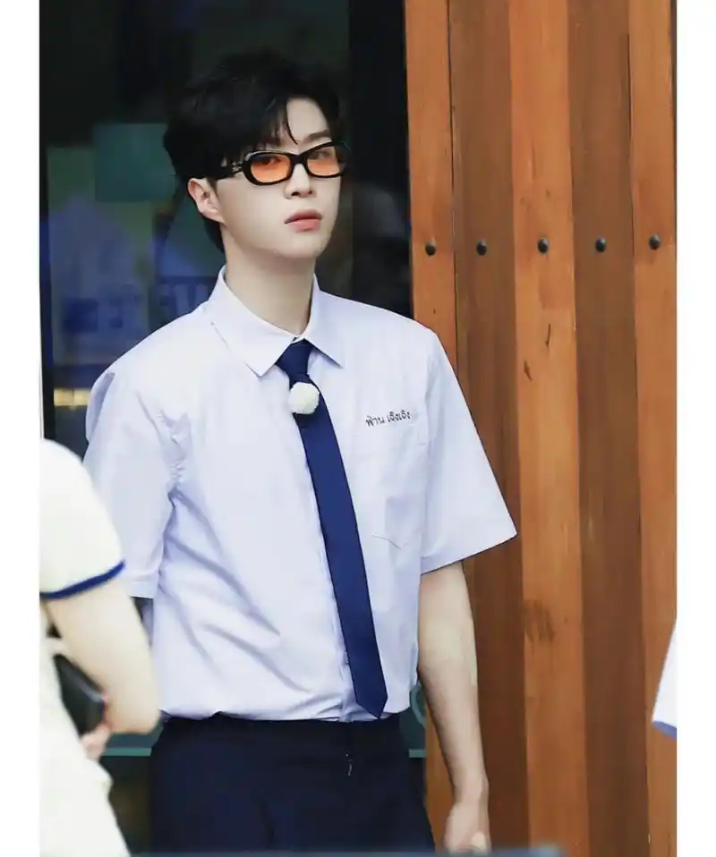 蔡徐坤和范丞丞跑男最后一期录制穿上泰国校服真的一秒梦回偶像练习生