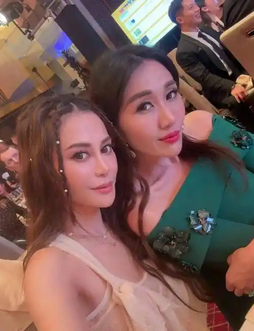 原创何超盈减肥成功堪比贾玲罕晒夫妻合影辛奇隆眼神紧盯漂亮老婆