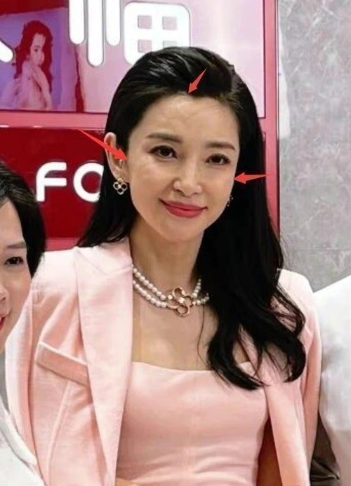 原创李冰冰不老神话破灭48岁素颜照曝光网友岁数不饶人