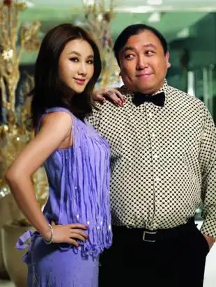 因身材好被王晶看中被称为邱淑贞接班人今32岁被老公宠成闺女