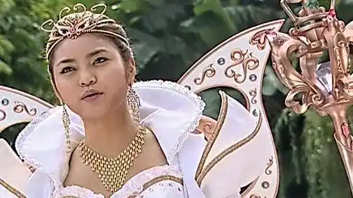 巴拉巴拉小魔仙美琪美雪乱用魔法被女王惩罚