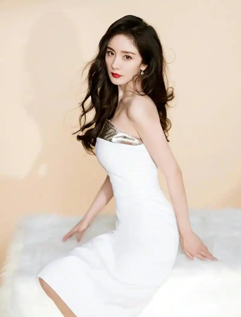 杨幂 #向全世界安利杨幂 #杨幂雅诗兰黛品牌全球代言人   - 抖音