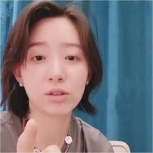 11年过后的李斯丹妮,从备受质疑到成为天娱一姐,她对自己多狠?