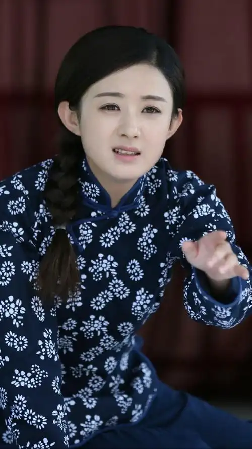 赵丽颖村姑造型!梨花带雨的俏脸让人心疼