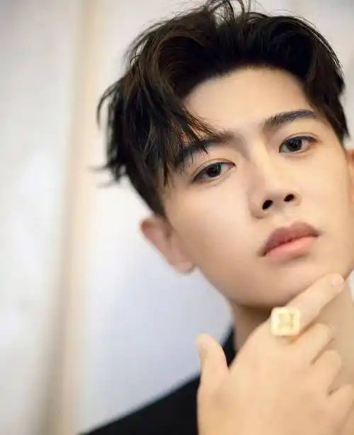 任嘉伦一任千面,演技才是一个演员最好的名片_网友_天地_荣耀