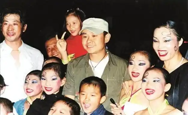 走红后才发现人性更可悲|那英|歌曲|朱梅|新歌|外面的世界_网易订阅