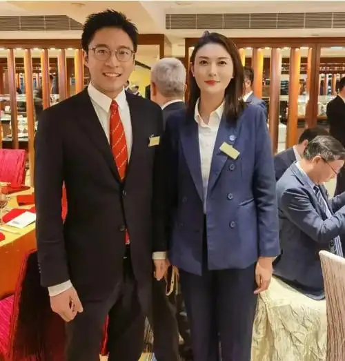 40岁霍启山颜值能力不输哥哥霍启刚但婚姻成了最大问题