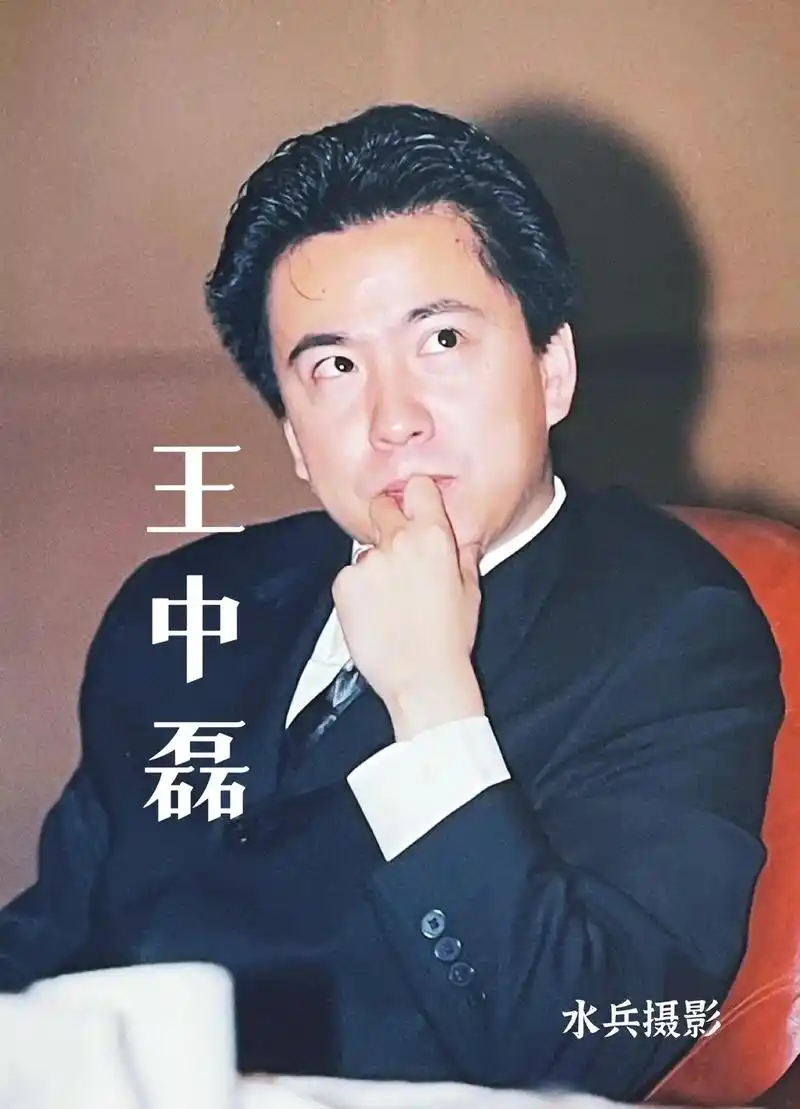 水兵摄影:影视投资人,监制,制片人王中磊.【王中磊简介选自网 - 抖音
