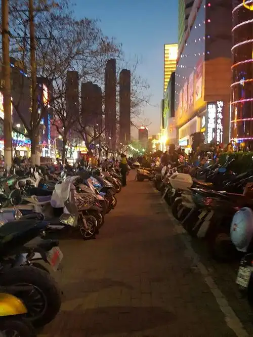 河南省郑州市二七区解放路街道民主路华润万象城购物中心二期(建设中)