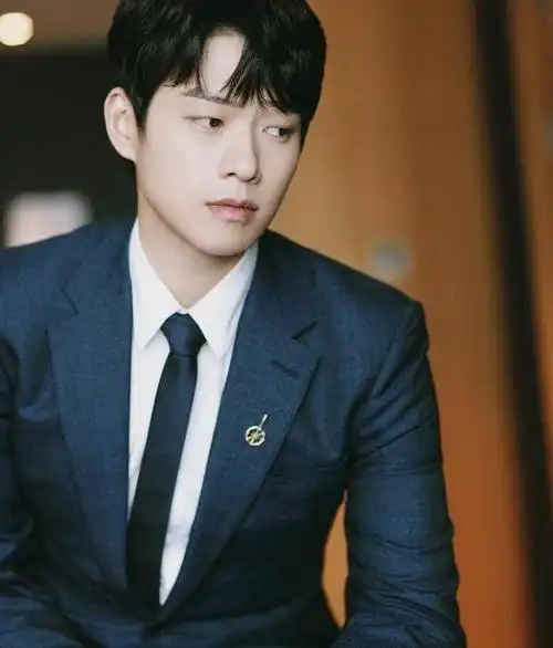 魏大勋个人资料介绍(被搞笑综艺感,演戏事业耽误的歌手魏大勋,背后有