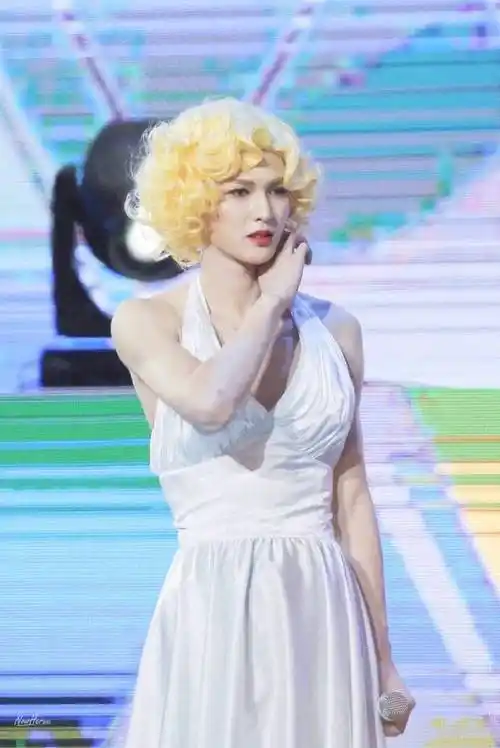 惊艳四座的女装大佬##朱正廷0406出道两周年快乐