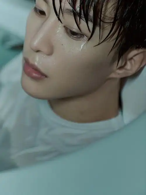 范丞丞留声机 的微博: #范丞丞[超话]#  #范丞丞浴缸大片. weiboccn