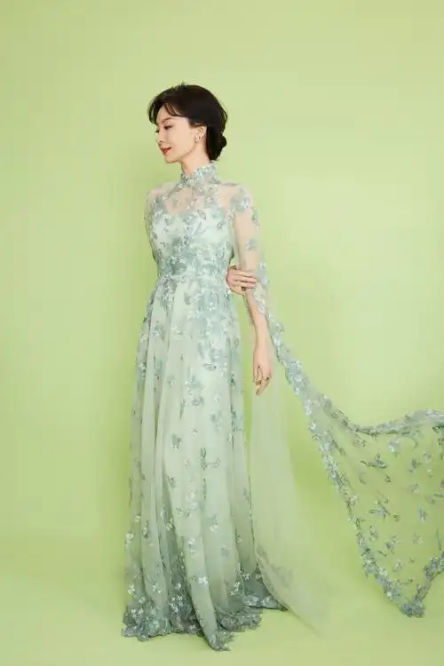 陈数四季花神降临#你的旗袍女王上线了陈数简直就是知性优雅的代名词