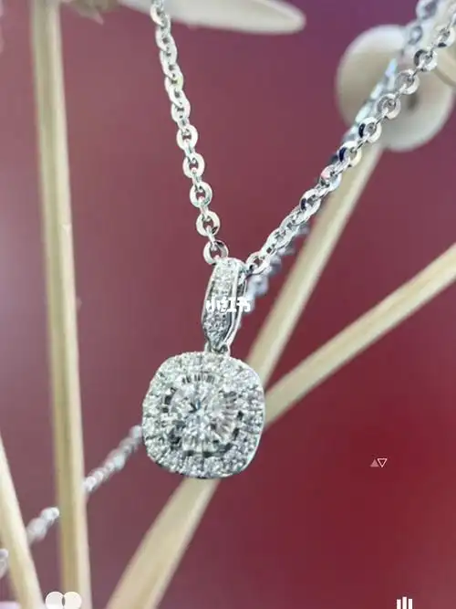 周大生钻石项链