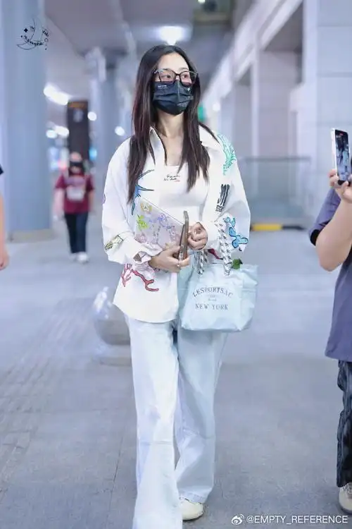 徐艺洋##徐艺洋同款##机场look##明星同款##女明星的