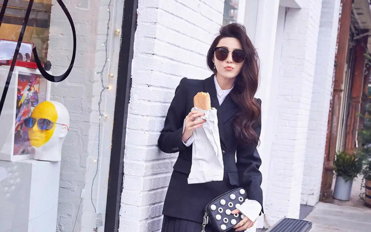 范冰冰时尚街拍桌面壁纸