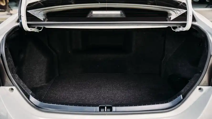 你以为它的优势仅仅是省油还有平顺性静谧性和动力强丰田雷凌