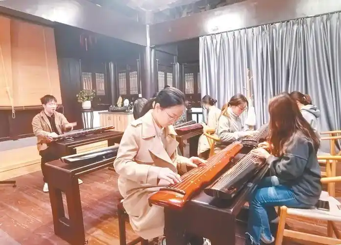 夜校潮背后的青春独白