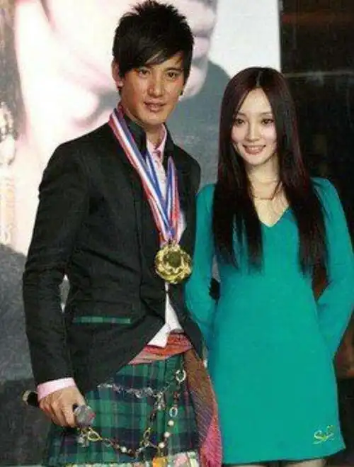 回顾有种整容叫贾乃亮离婚前妻变化不大他却像变个人似的