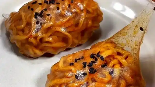 春卷皮包火鸡面,也只有我能想出这样的吃法了,一口吞超级满足!